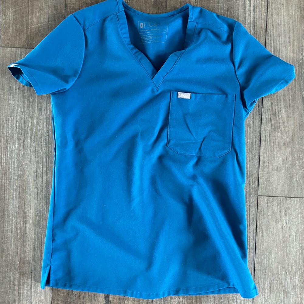 FIGS ALPS BLUE CATARINA TOP
